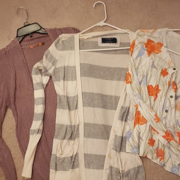 Lot of 3 button/open sweaters - medium - Picture 1 of 7